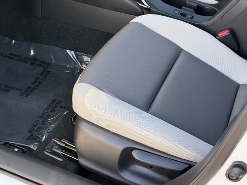 Used 2025 Toyota Corolla LE image 13