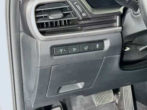 Used 2025 Kia Telluride S FWD image 17