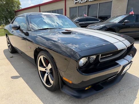 Used 2014 Dodge Challenger SRT8 RWD image 18