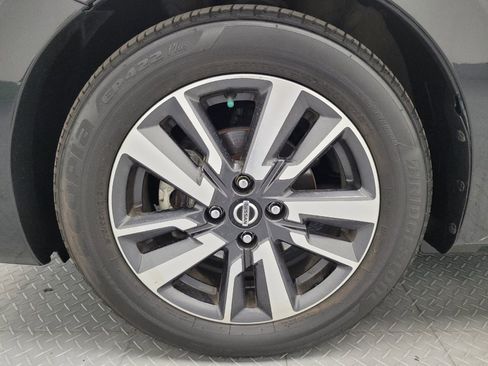 Used 2021 Nissan Versa SV FWD image 31