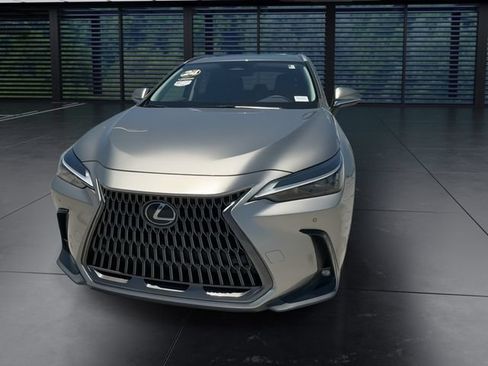 Certified 2024 Lexus NX 250 FWD w/ Towing Package (2000 Lbs) image 3