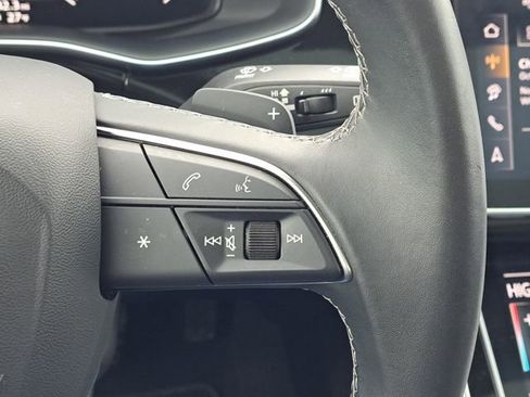 Used 2025 Audi Q7 3.0T Premium Plus image 12