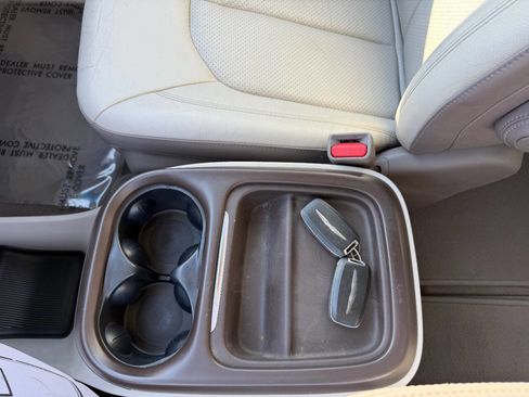 Used 2018 Chrysler Pacifica Touring-L image 21