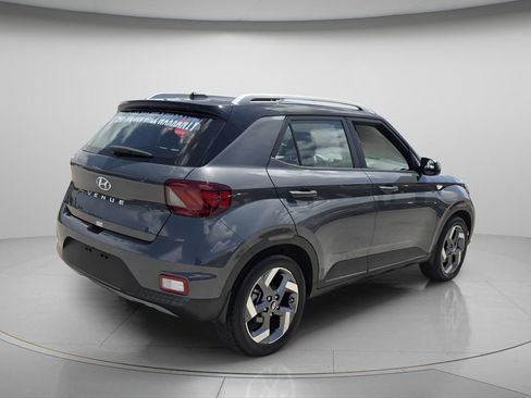 Certified 2025 Hyundai Venue Limited FWD image 7