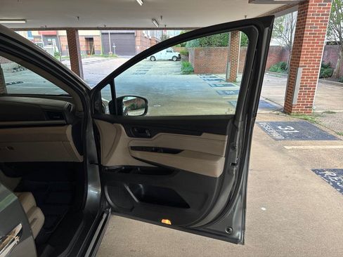 Used 2018 Honda Odyssey Touring image 10