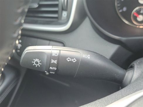 Used 2019 Kia Sorento LX w/ LX Convenience Package image 18