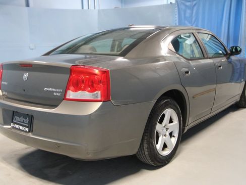 Used 2010 Dodge Charger SXT RWD image 25