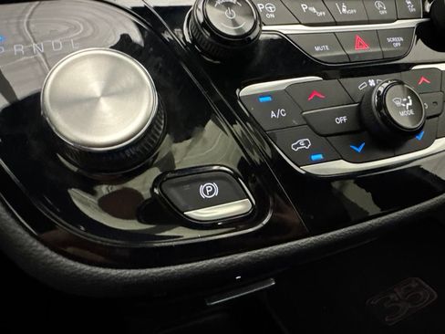 Used 2020 Chrysler Pacifica Limited FWD image 43