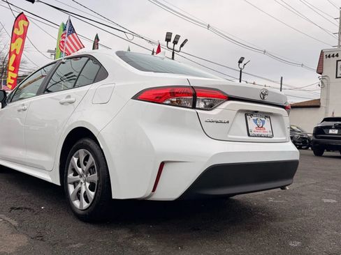 Used 2025 Toyota Corolla LE image 8
