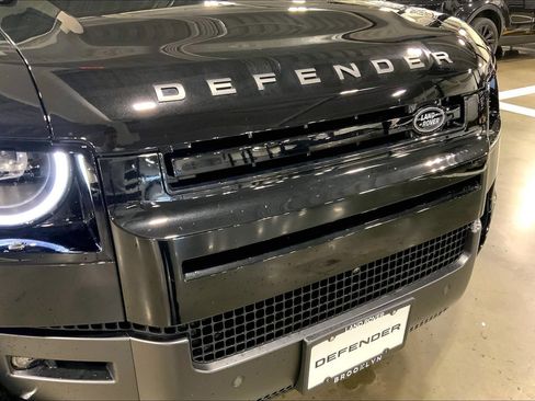 Used 2026 Land Rover Defender 110 X-Dynamic SE AWD/4WD image 6