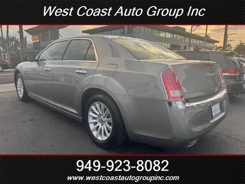 Used 2014 Chrysler 300 image 4