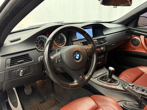 Used 2011 BMW M3 Convertible RWD image 10