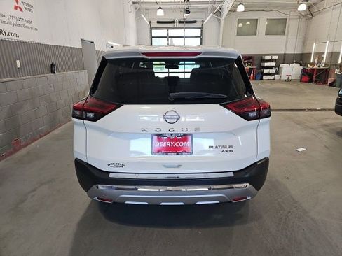 Used 2023 Nissan Rogue Platinum AWD/4WD image 4
