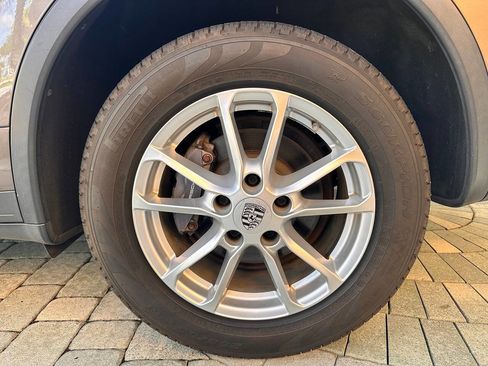 Used 2015 Porsche Cayenne Diesel AWD/4WD image 41