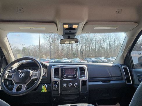 Used 2022 RAM 1500 Classic SLT image 24