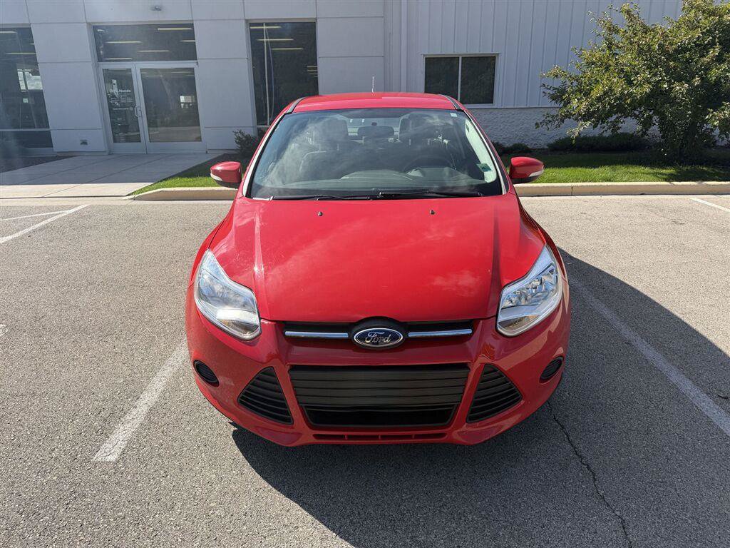 Used 2014 Ford Focus SE w/ SE Winter Package FWD image 2
