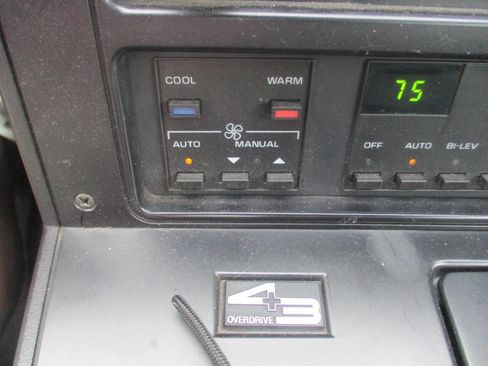 Used 1988 Chevrolet Corvette Coupe RWD image 24
