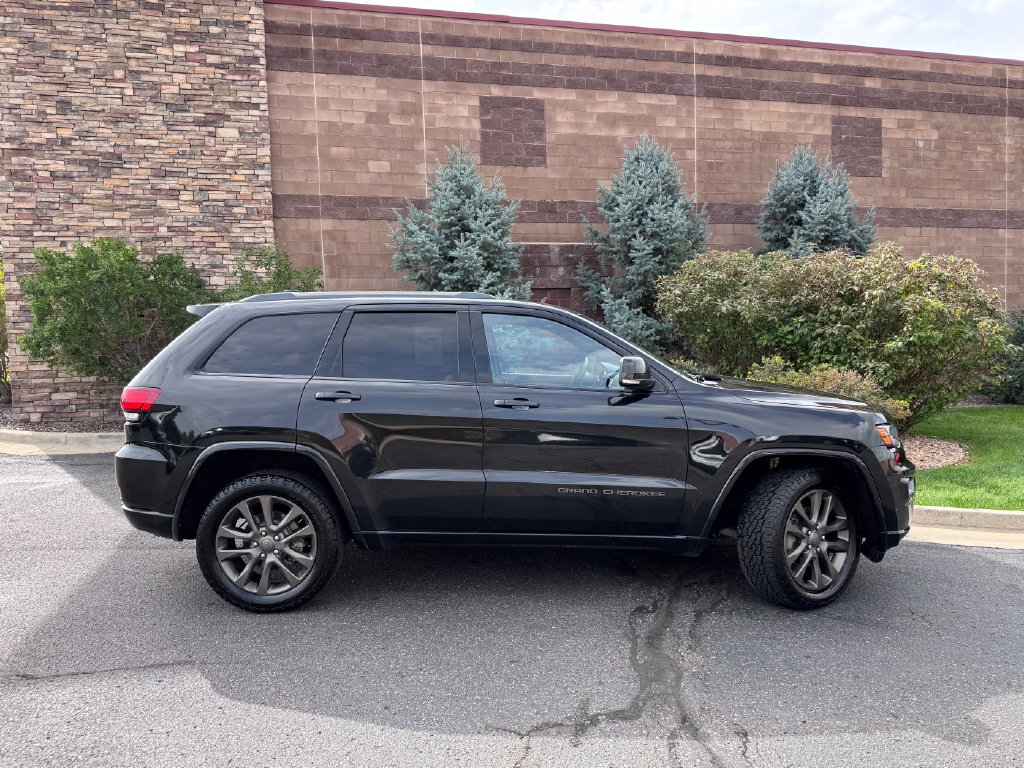 Used 2016 Jeep Grand Cherokee Limited 75th Anniversary AWD/4WD image 6