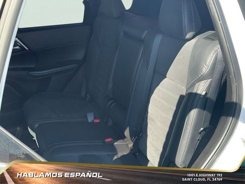 Used 2022 Mitsubishi Outlander SE image 27