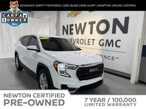 Used 2023 GMC Terrain SLE FWD image 1