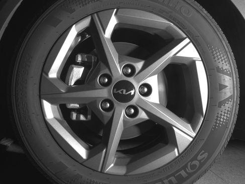 Used 2025 Kia K4 FWD image 12
