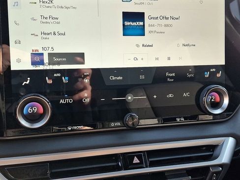 Used 2025 Lexus RX 350 Premium image 17