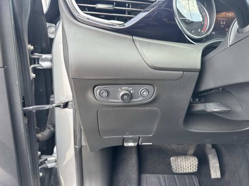 Used 2023 Buick Encore GX Select AWD/4WD image 31