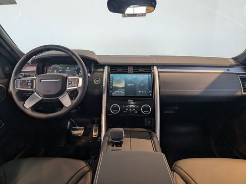 New 2026 Land Rover Discovery Limited Edition image 13