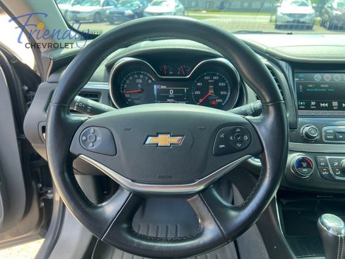 Used 2019 Chevrolet Impala LT FWD image 19