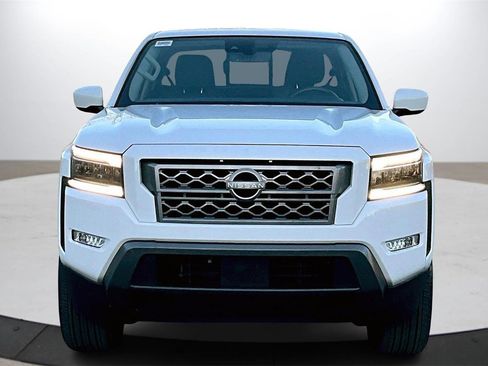 Used 2024 Nissan Frontier SL w/ Technology Package image 3