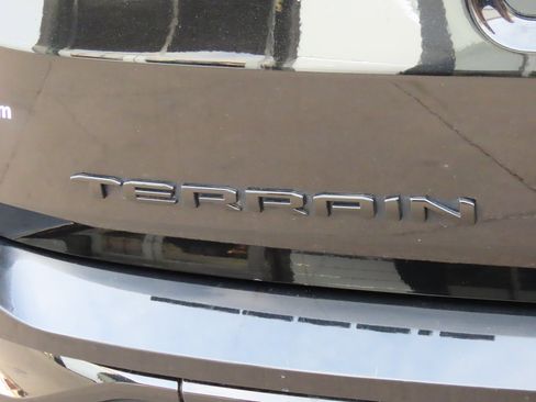 Used 2022 GMC Terrain SLT w/ Tech Package image 21