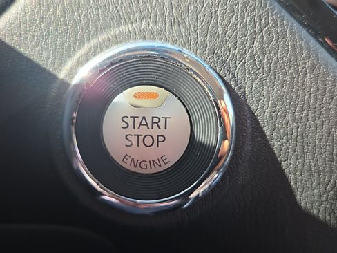 Used 2018 Nissan Pathfinder S FWD image 38