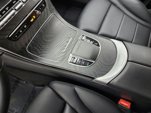 Used 2022 Mercedes-Benz GLC 300 image 11