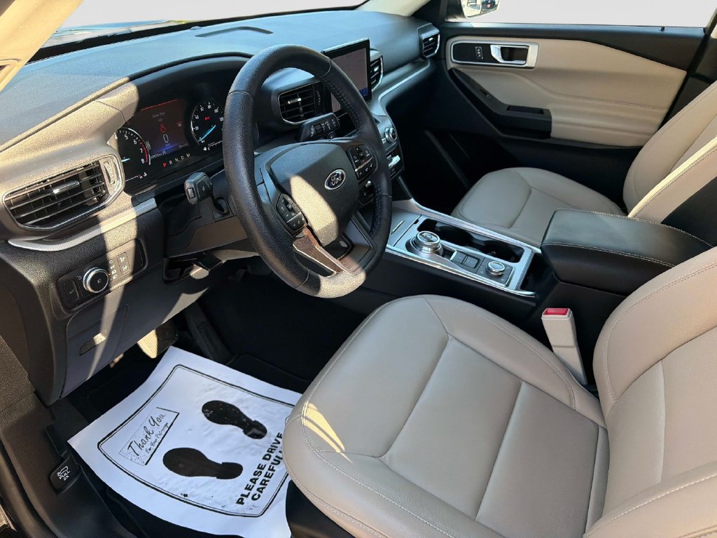 Used 2020 Ford Explorer XLT w/ Equipment Group 202A AWD/4WD image 22