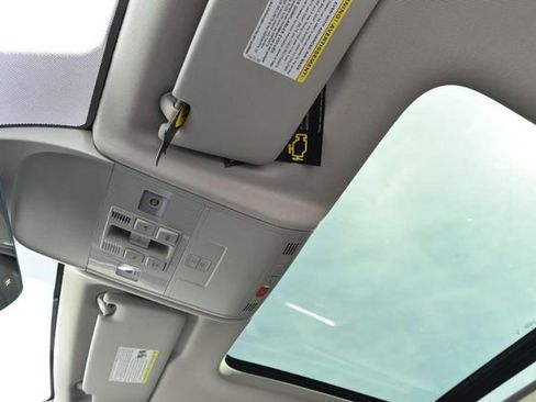 New 2026 Volkswagen Taos SE image 22