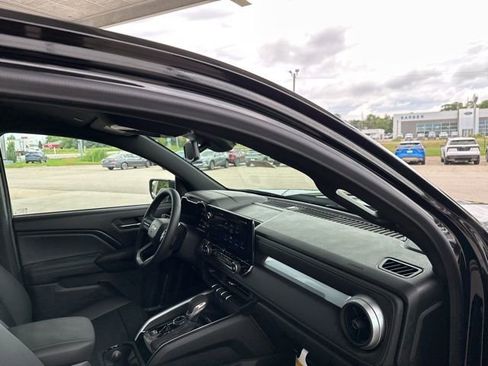 New 2025 Chevrolet Colorado LT w/ LT Convenience Package image 34