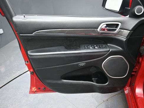 Used 2014 Jeep Grand Cherokee SRT8 w/ Luxury Group II image 15