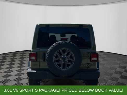 Used 2025 Jeep Wrangler Unlimited Sport AWD/4WD image 4