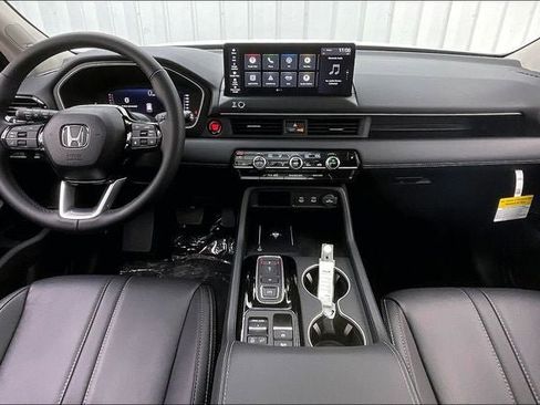 New 2026 Honda Pilot Touring image 6