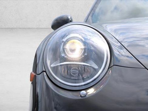 Used 2013 Porsche 911 Carrera 4S AWD/4WD image 3