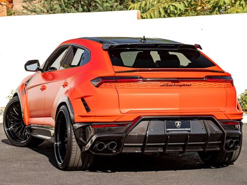 Used 2025 Lamborghini Urus SE AWD/4WD image 9