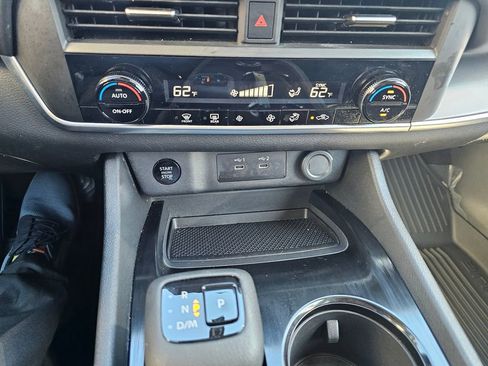Used 2025 Nissan Rogue SV AWD/4WD image 22