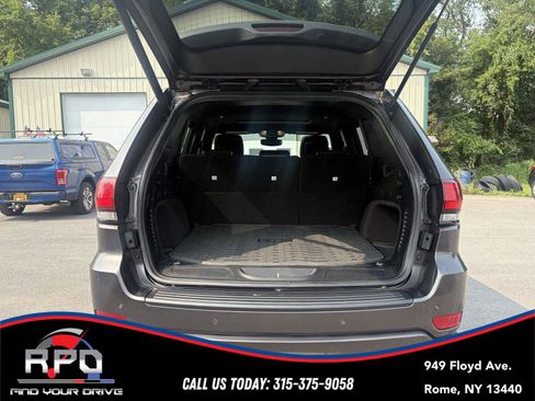 Used 2020 Jeep Grand Cherokee Altitude AWD/4WD image 29