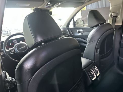 Used 2024 Kia Sorento EX w/ Panoramic Sunroof Package FWD image 23
