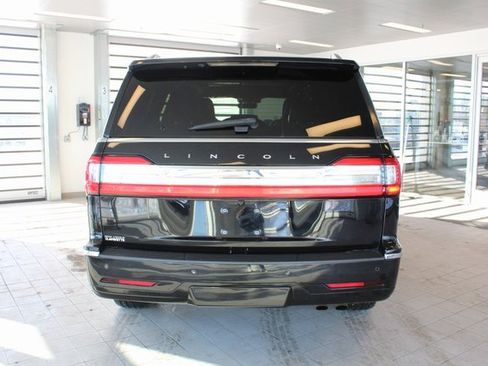 Used 2019 Lincoln Navigator Select image 22