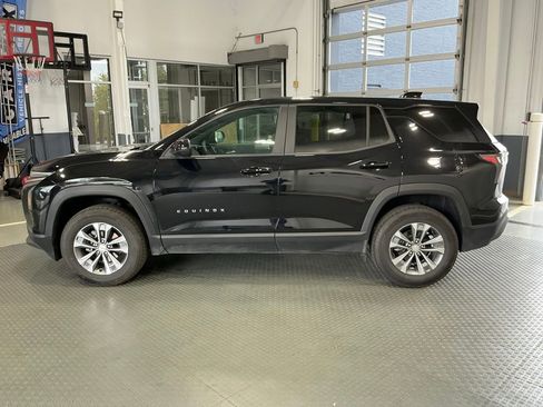 Used 2025 Chevrolet Equinox LT AWD/4WD image 4