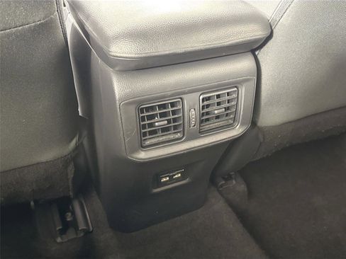 Used 2021 Toyota RAV4 XLE image 31