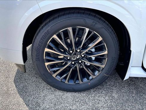 New 2026 INFINITI QX80 Autograph image 17