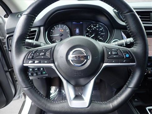 Used 2019 Nissan Rogue SL AWD/4WD image 14