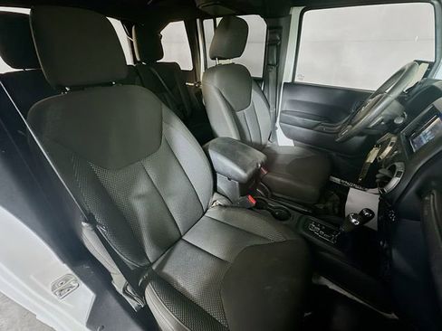 Used 2016 Jeep Wrangler Unlimited Sport image 24